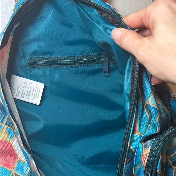 Kavu Multicolor Geometric Sling Bag - Picture 5 of 10